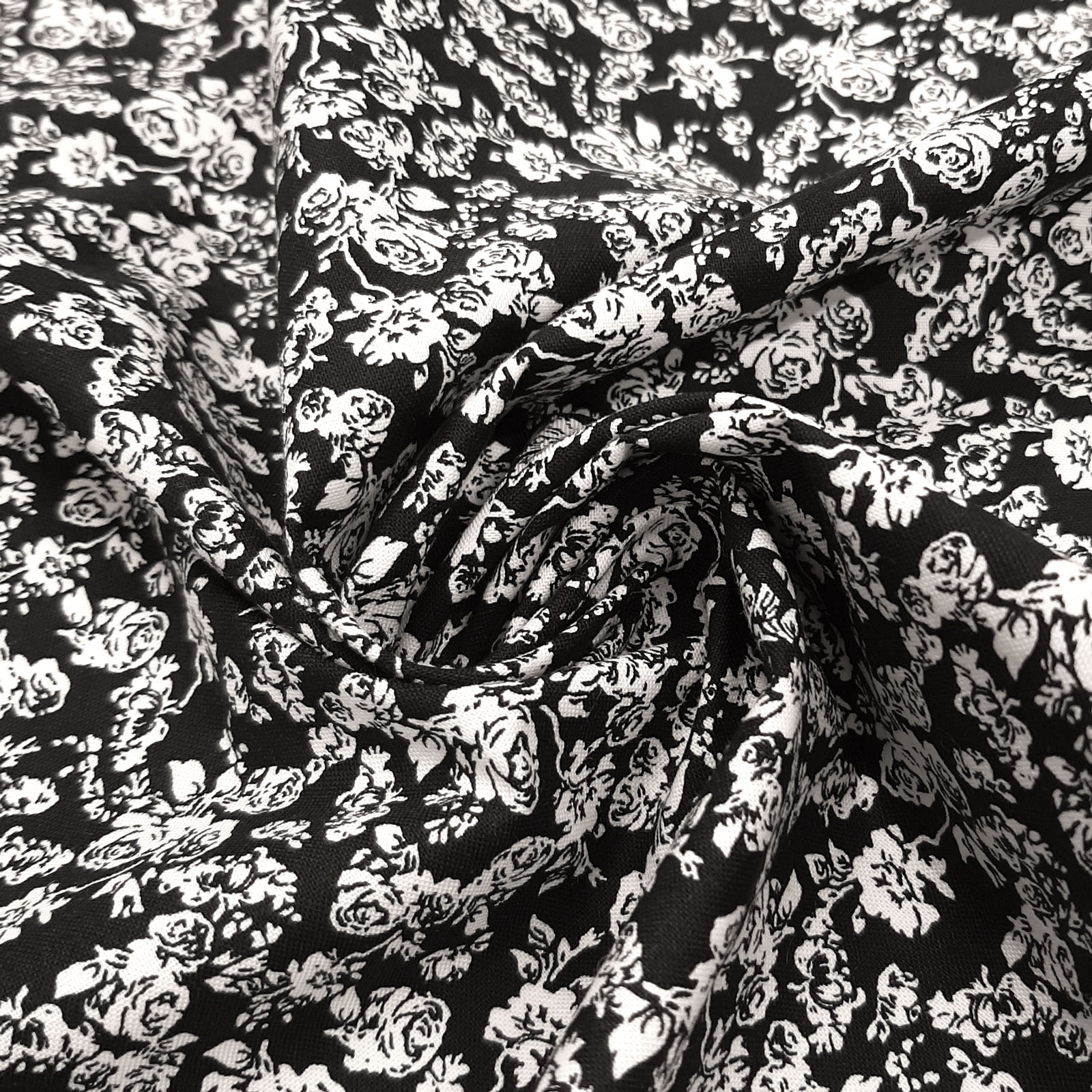 Tissu de coton - Black Rose