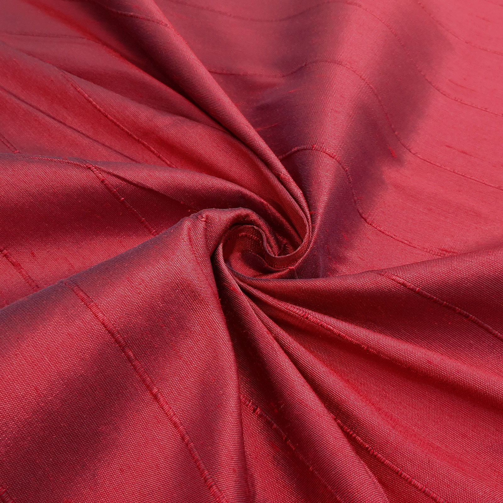 Sahco® B057 - Tissu d'ameublement et de décoration - 100% soie – Rubis