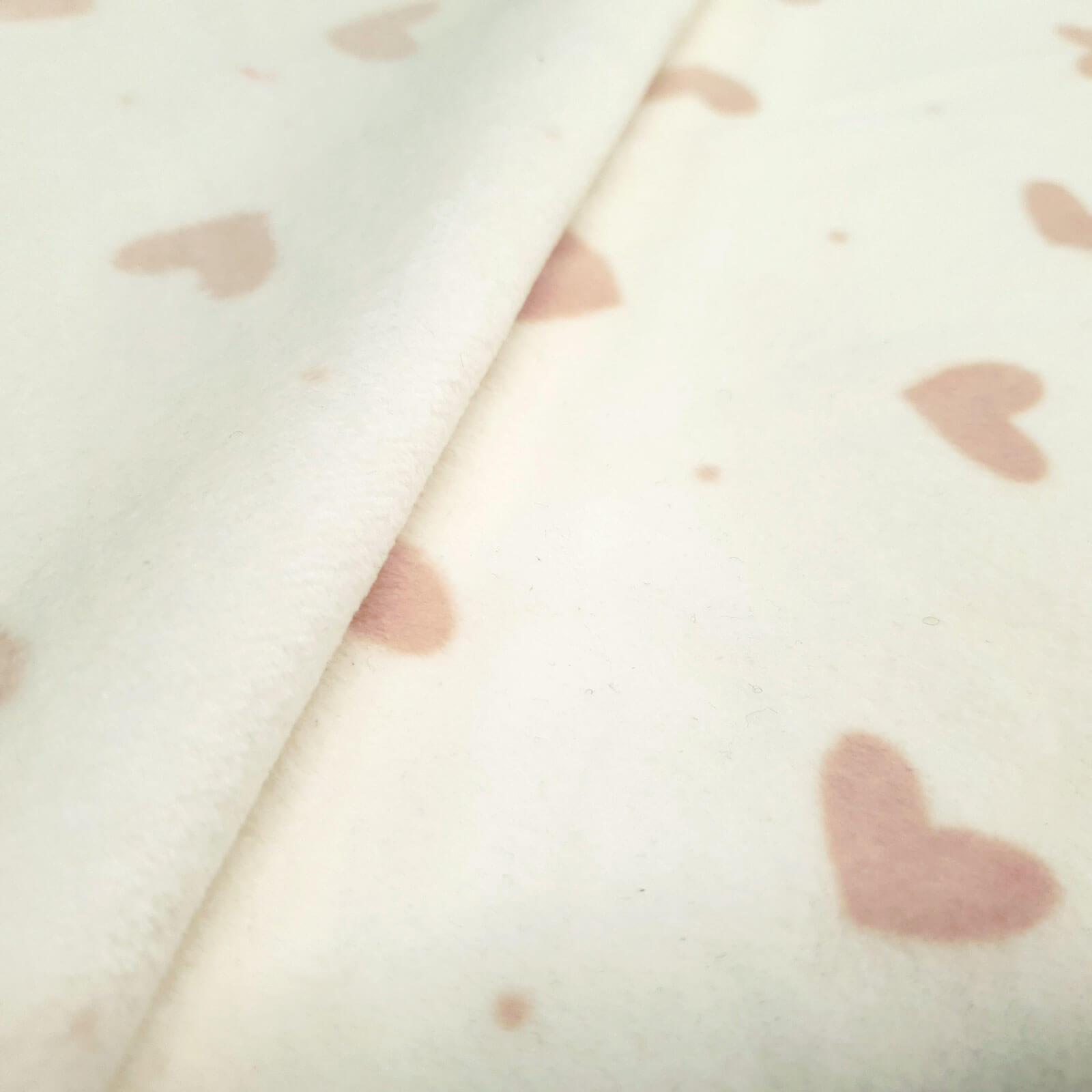 Ekta - Micro-Mink Fleece avec dessin de coeur - Crème